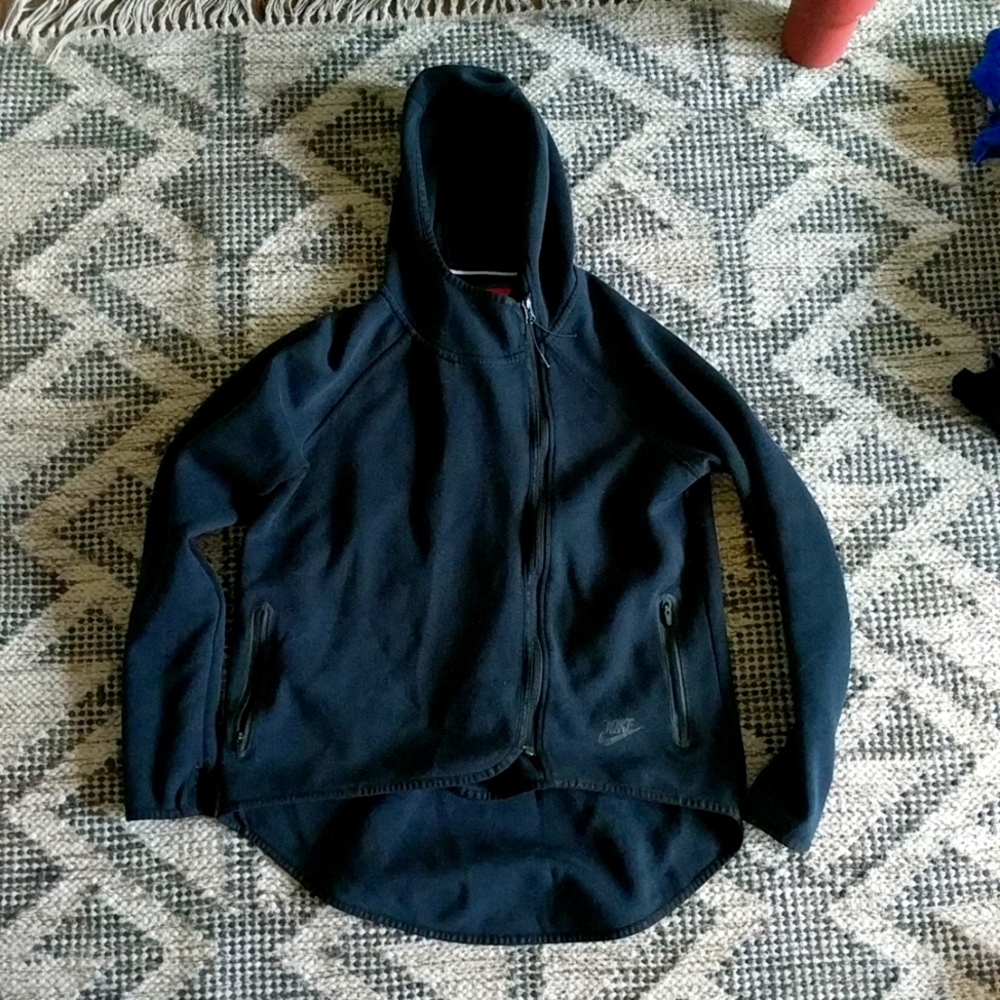 Nike tech sweatshirt size women's small